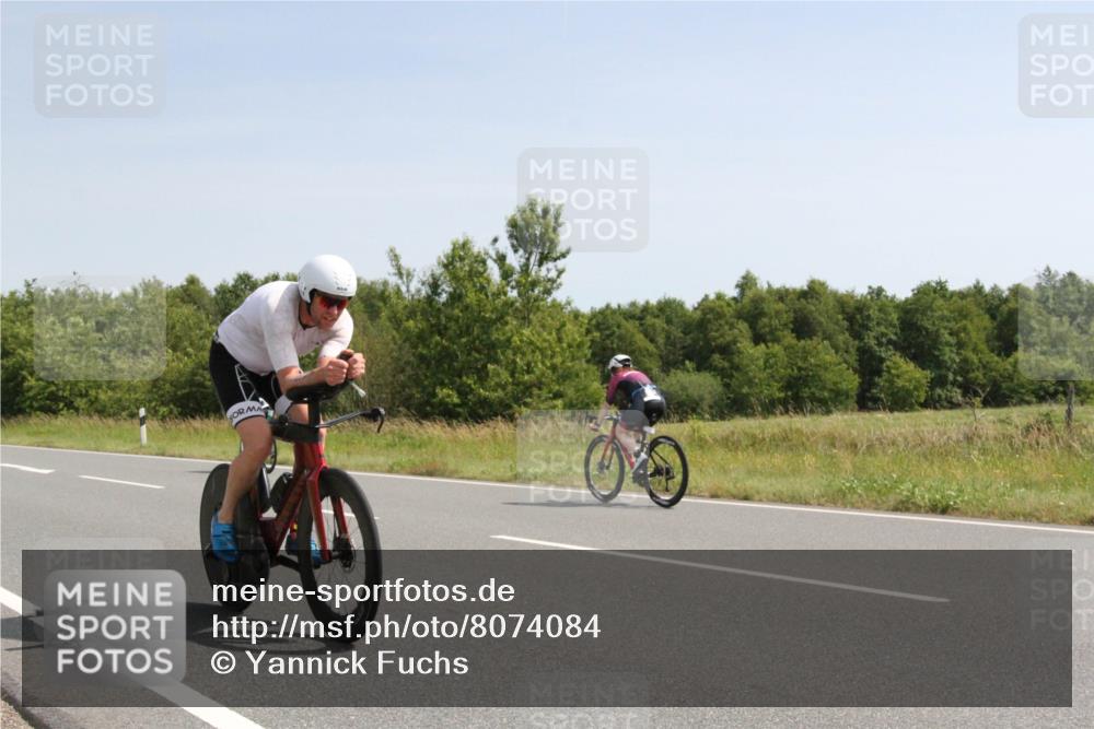 22.06.2025 - Viking Triathlon Yannick Fuchs http://msf.ph/oto/8074084 22.06.2025 11:15:53 Radfahren 28, 144, 183, 256, 330, 372, 510, 525 meine-sportfotos.de
