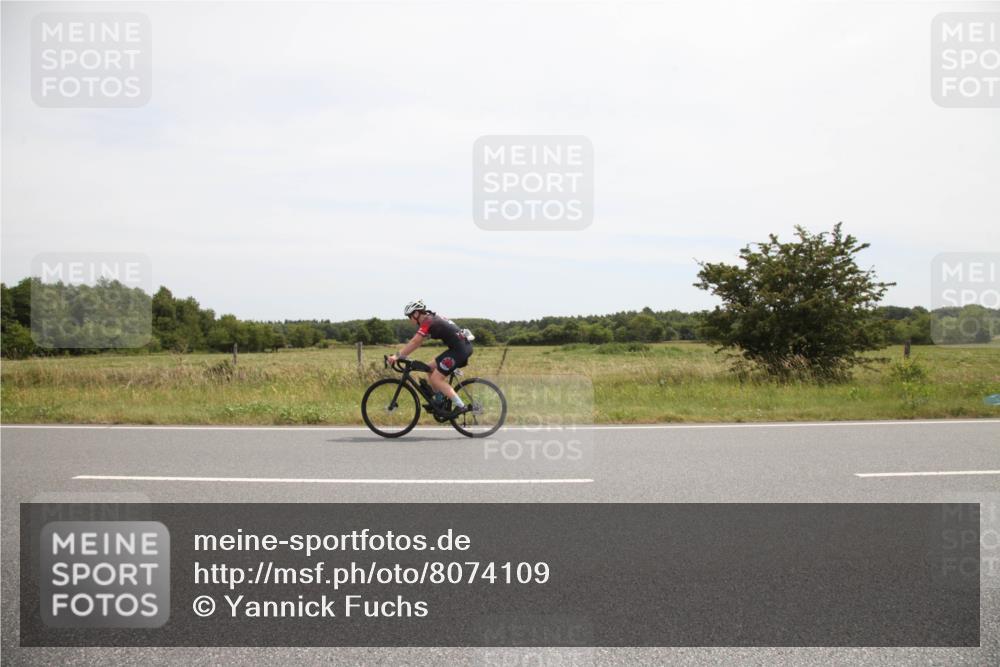 22.06.2025 - Viking Triathlon Yannick Fuchs http://msf.ph/oto/8074109 22.06.2025 12:57:16 Radfahren 183, 332 meine-sportfotos.de