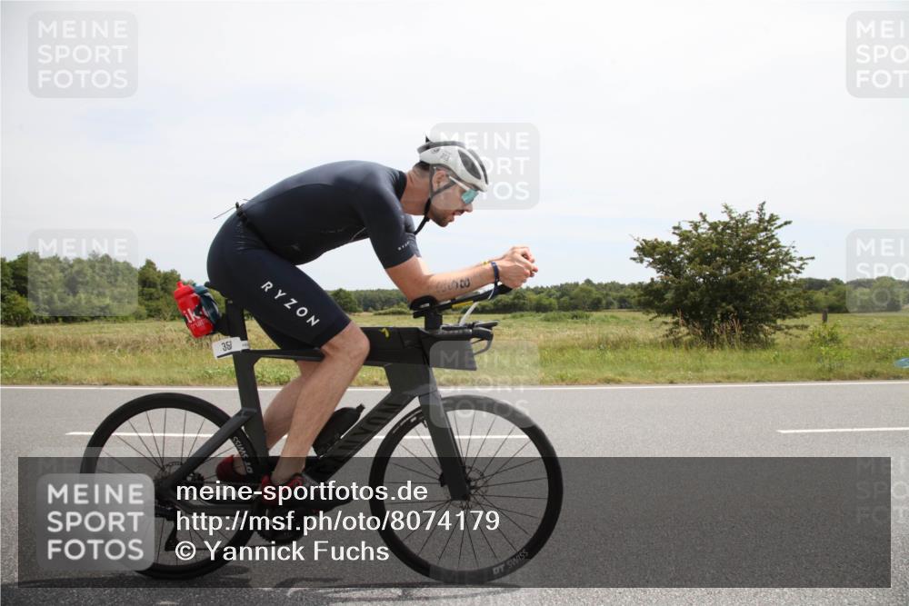 22.06.2025 - Viking Triathlon Yannick Fuchs http://msf.ph/oto/8074179 22.06.2025 12:58:38 Radfahren 180, 281, 358, 411, 487 meine-sportfotos.de