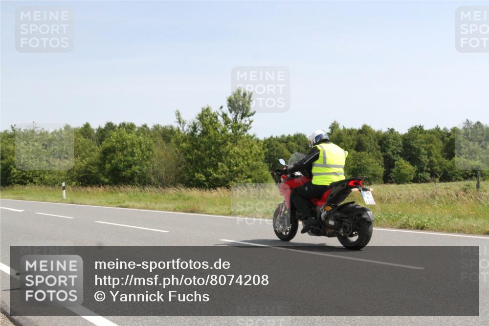 22.06.2025 - Viking Triathlon Yannick Fuchs http://msf.ph/oto/8074208 22.06.2025 11:18:15 Radfahren 63, 147, 206, 264, 543, 612 meine-sportfotos.de