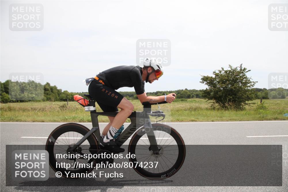 22.06.2025 - Viking Triathlon Yannick Fuchs http://msf.ph/oto/8074237 22.06.2025 12:59:09 Radfahren 93, 453, 475 meine-sportfotos.de