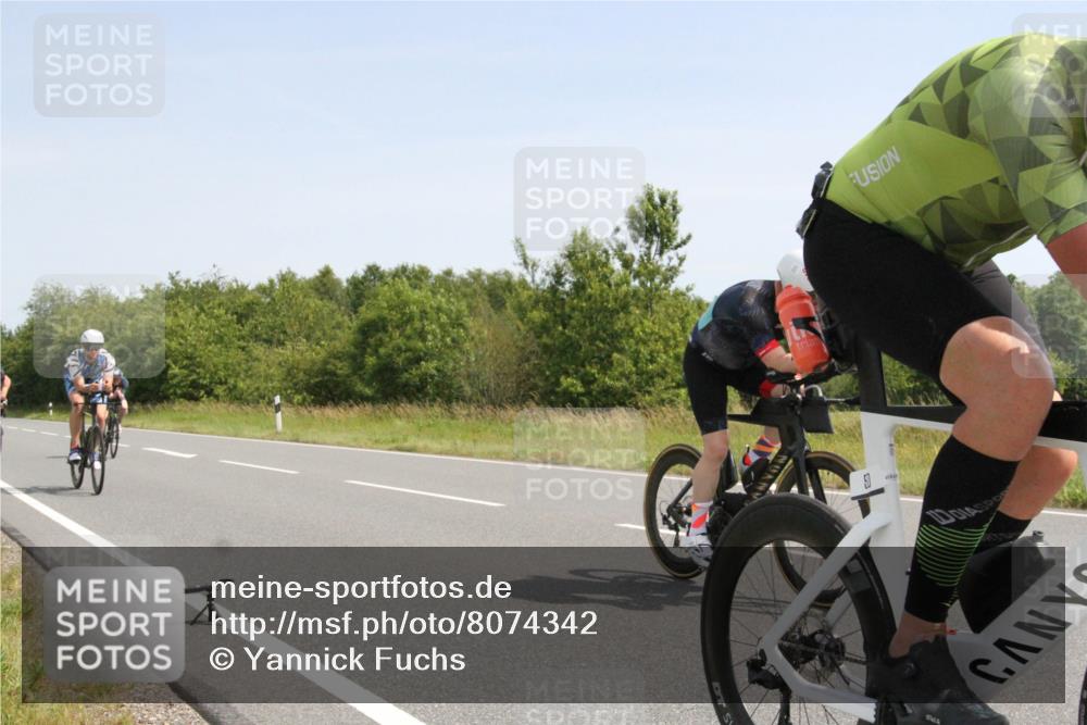 22.06.2025 - Viking Triathlon Yannick Fuchs http://msf.ph/oto/8074342 22.06.2025 11:21:29 Radfahren 50, 70, 75, 127, 296, 469, 522, 550, 643 meine-sportfotos.de