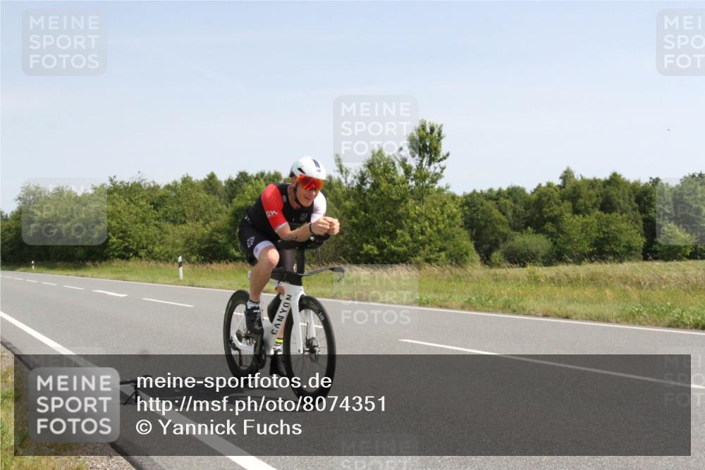 22.06.2025 - Viking Triathlon Yannick Fuchs http://msf.ph/oto/8074351 22.06.2025 11:21:46 Radfahren 135, 297, 300 meine-sportfotos.de