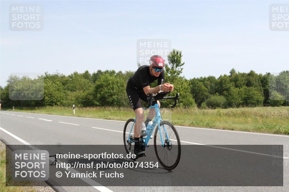 22.06.2025 - Viking Triathlon Yannick Fuchs http://msf.ph/oto/8074354 22.06.2025 11:21:58 Radfahren 80, 304 meine-sportfotos.de