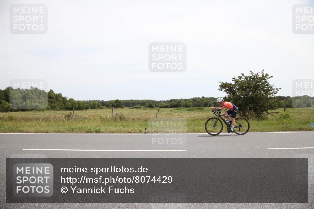 22.06.2025 - Viking Triathlon Yannick Fuchs http://msf.ph/oto/8074429 22.06.2025 13:03:48 Radfahren 130, 538 meine-sportfotos.de