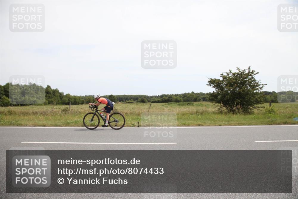 22.06.2025 - Viking Triathlon Yannick Fuchs http://msf.ph/oto/8074433 22.06.2025 13:03:48 Radfahren 130, 538 meine-sportfotos.de