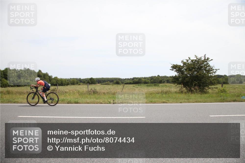 22.06.2025 - Viking Triathlon Yannick Fuchs http://msf.ph/oto/8074434 22.06.2025 13:03:48 Radfahren 130, 538 meine-sportfotos.de