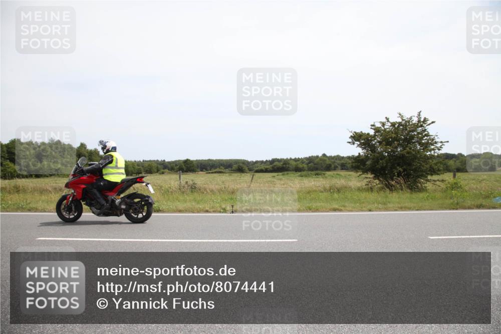 22.06.2025 - Viking Triathlon Yannick Fuchs http://msf.ph/oto/8074441 22.06.2025 13:03:58 Radfahren 220, 324 meine-sportfotos.de