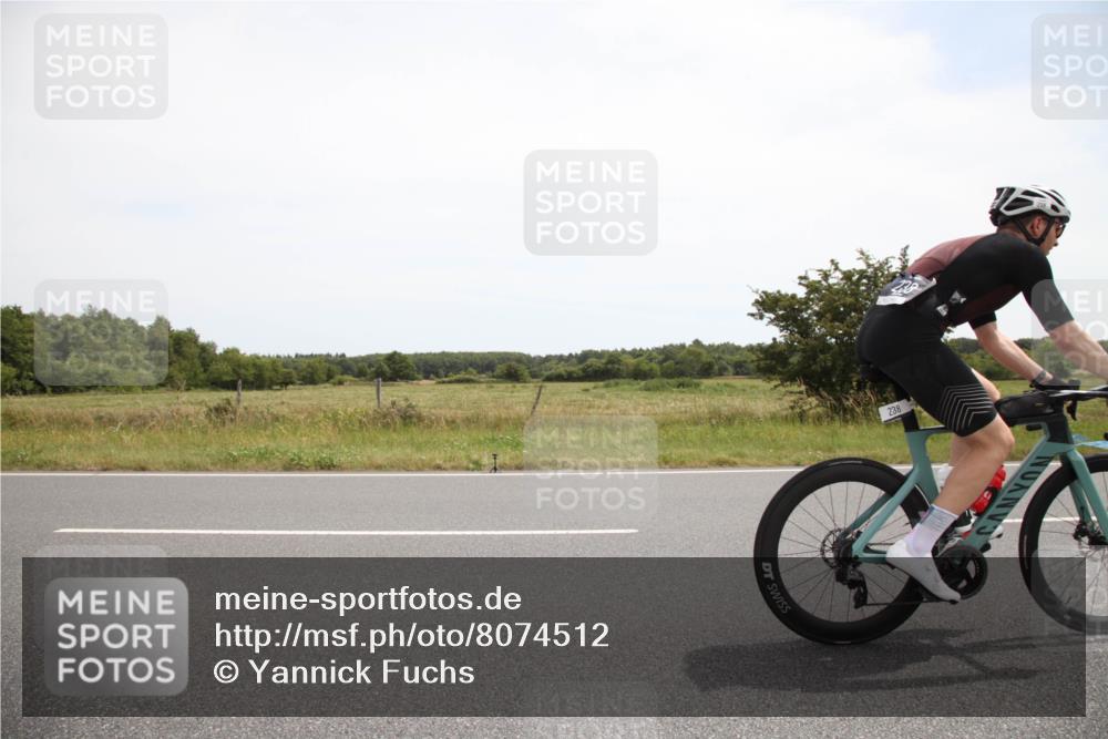 22.06.2025 - Viking Triathlon Yannick Fuchs http://msf.ph/oto/8074512 22.06.2025 13:07:25 Radfahren 54, 238, 446 meine-sportfotos.de