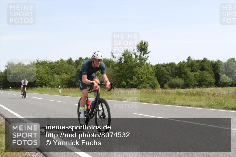 22.06.2025 - Viking Triathlon Yannick Fuchs http://msf.ph/oto/8074532 22.06.2025 11:25:30 Radfahren 9, 90, 185, 195, 198, 228, 384, 390, 401, 534 meine-sportfotos.de