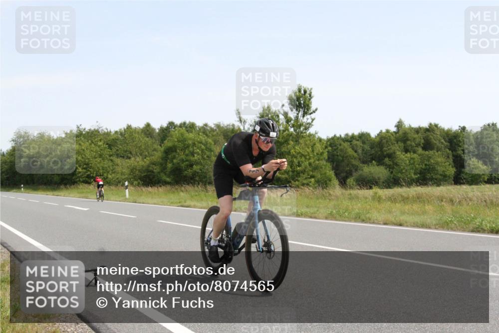 22.06.2025 - Viking Triathlon Yannick Fuchs http://msf.ph/oto/8074565 22.06.2025 11:26:04 Radfahren 29, 117, 325, 403, 451 meine-sportfotos.de
