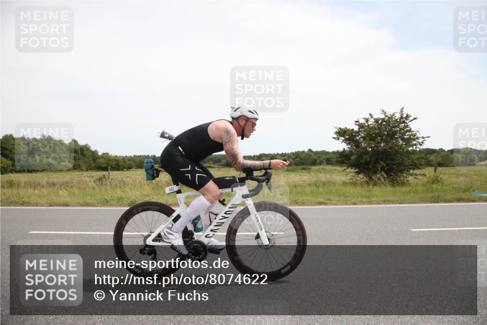 22.06.2025 - Viking Triathlon Yannick Fuchs http://msf.ph/oto/8074622 22.06.2025 13:09:21 Radfahren 109, 442, 447, 639 meine-sportfotos.de