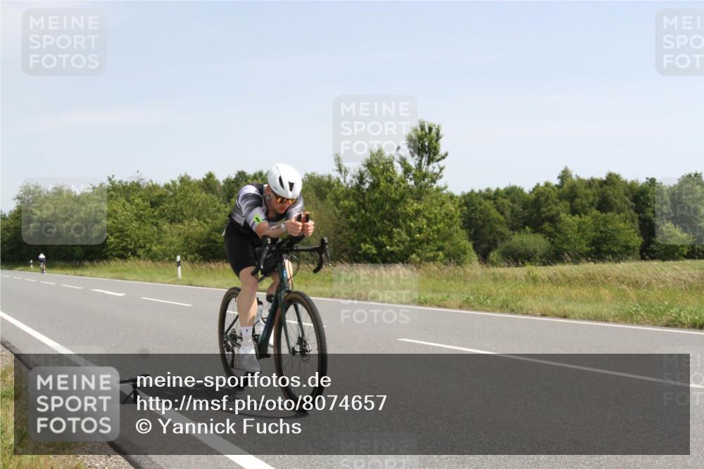 22.06.2025 - Viking Triathlon Yannick Fuchs http://msf.ph/oto/8074657 22.06.2025 11:28:23 Radfahren 22, 210, 269 meine-sportfotos.de