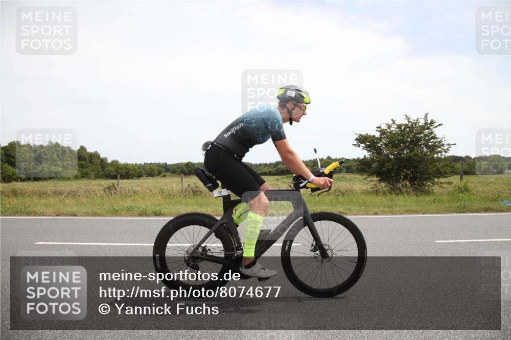22.06.2025 - Viking Triathlon Yannick Fuchs http://msf.ph/oto/8074677 22.06.2025 13:10:09 Radfahren 25, 128, 181, 614 meine-sportfotos.de