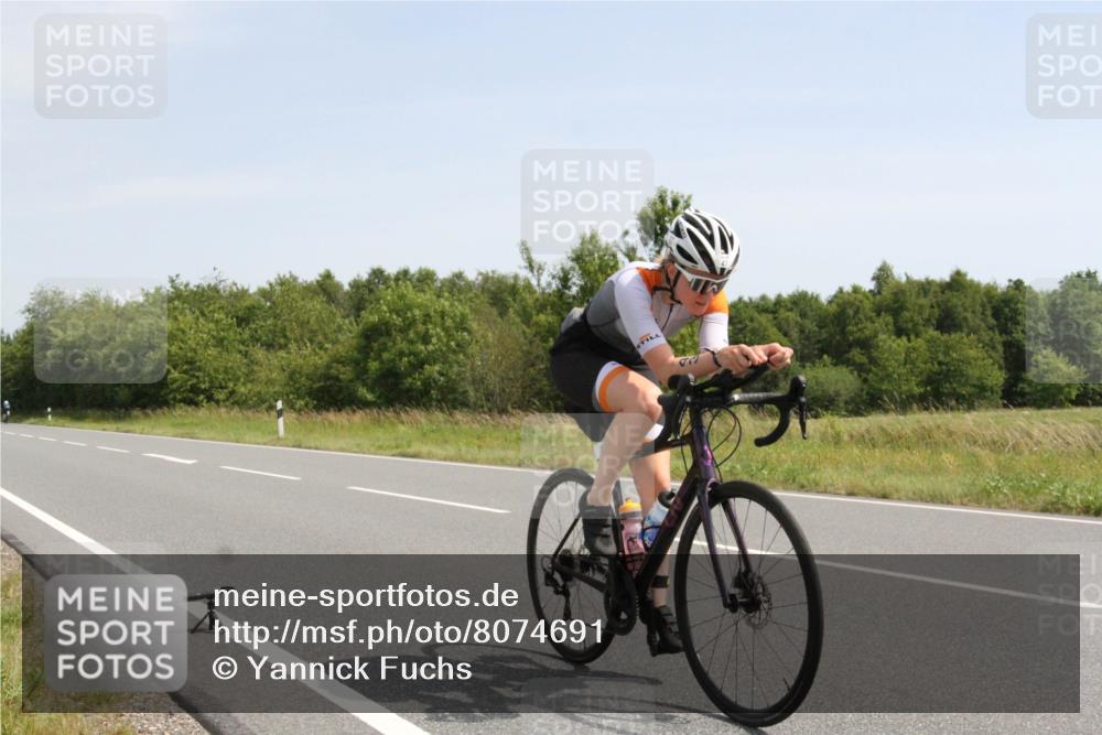 22.06.2025 - Viking Triathlon Yannick Fuchs http://msf.ph/oto/8074691 22.06.2025 11:29:24 Radfahren 43, 110, 305, 389 meine-sportfotos.de