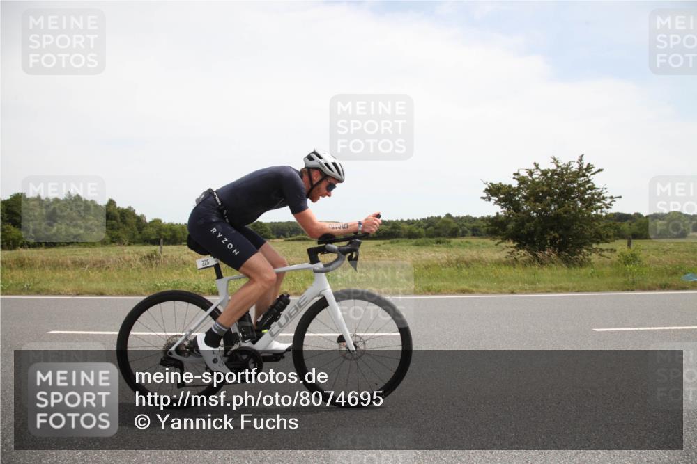 22.06.2025 - Viking Triathlon Yannick Fuchs http://msf.ph/oto/8074695 22.06.2025 13:10:45 Radfahren 225, 488 meine-sportfotos.de