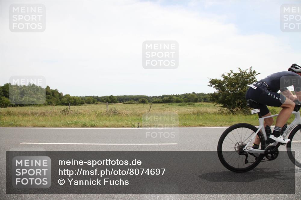 22.06.2025 - Viking Triathlon Yannick Fuchs http://msf.ph/oto/8074697 22.06.2025 13:10:46 Radfahren 136, 225, 488 meine-sportfotos.de