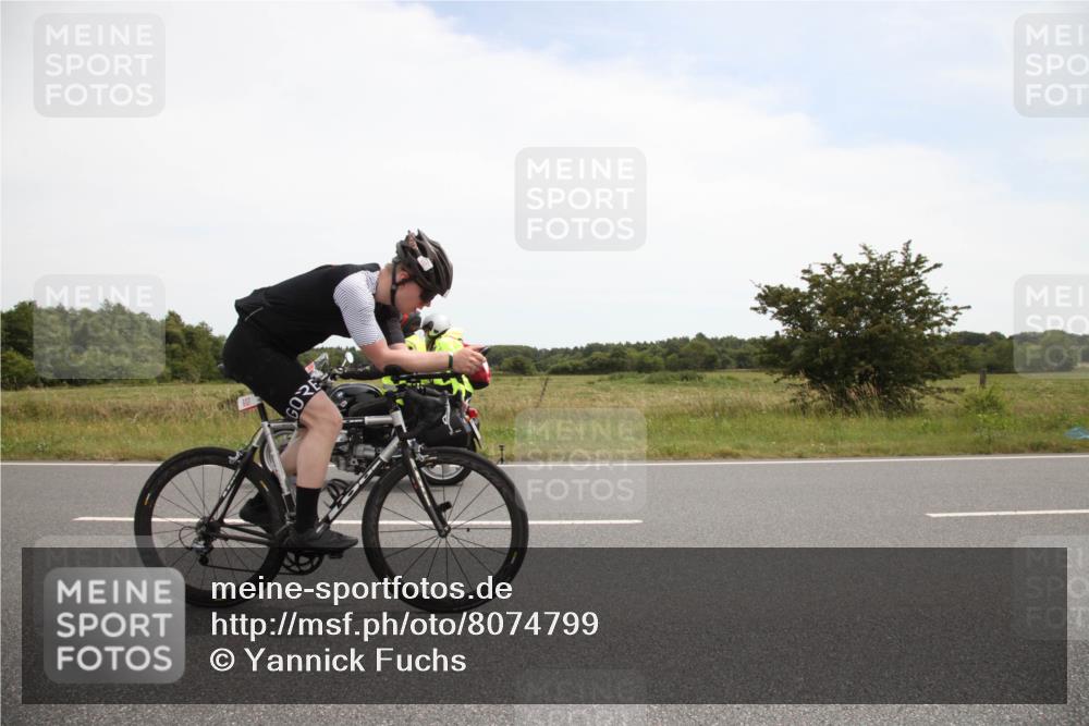 22.06.2025 - Viking Triathlon Yannick Fuchs http://msf.ph/oto/8074799 22.06.2025 13:12:54 Radfahren 303, 439, 607 meine-sportfotos.de