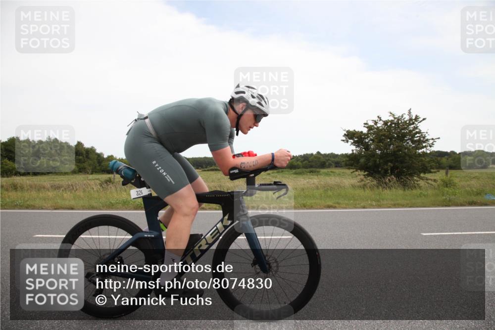 22.06.2025 - Viking Triathlon Yannick Fuchs http://msf.ph/oto/8074830 22.06.2025 13:13:56 Radfahren 223, 326 meine-sportfotos.de