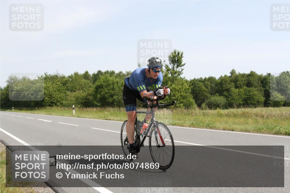 22.06.2025 - Viking Triathlon Yannick Fuchs http://msf.ph/oto/8074869 22.06.2025 11:33:49 Radfahren 25, 290 meine-sportfotos.de