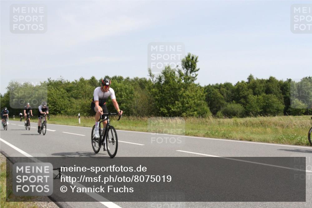 22.06.2025 - Viking Triathlon Yannick Fuchs http://msf.ph/oto/8075019 22.06.2025 11:37:30 Radfahren 16, 55, 63, 244, 342, 607, 631 meine-sportfotos.de