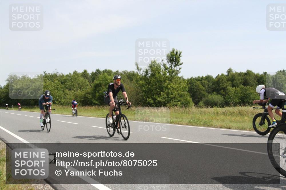22.06.2025 - Viking Triathlon Yannick Fuchs http://msf.ph/oto/8075025 22.06.2025 11:37:32 Radfahren 16, 55, 63, 244, 342, 607, 631 meine-sportfotos.de