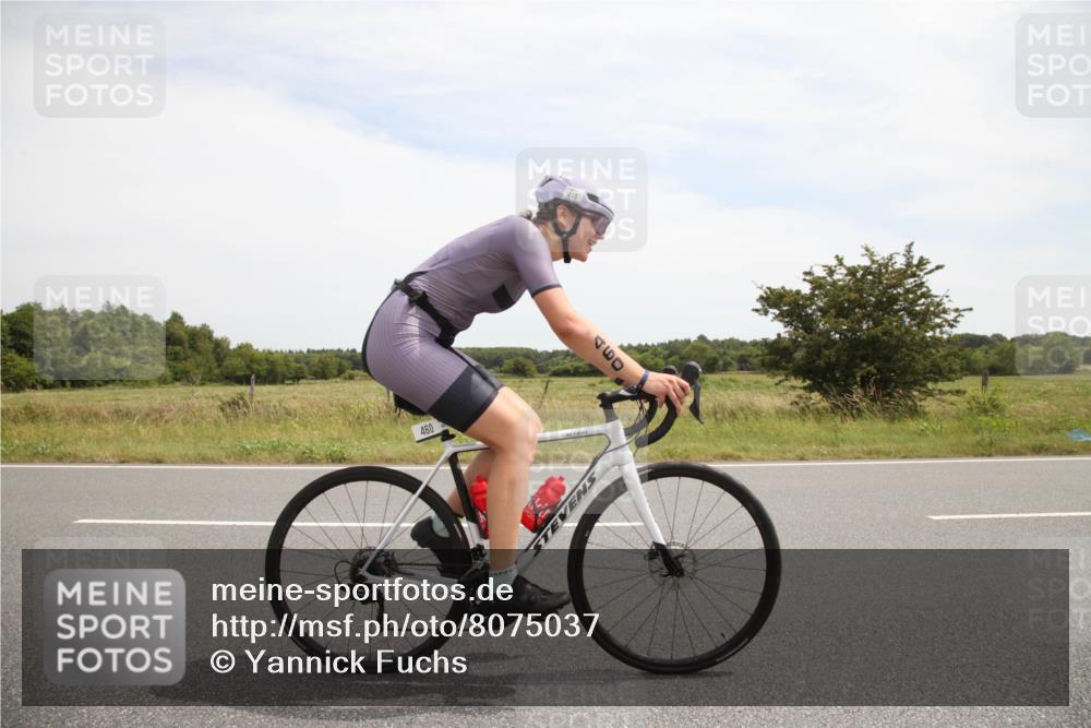 22.06.2025 - Viking Triathlon Yannick Fuchs http://msf.ph/oto/8075037 22.06.2025 13:21:39 Radfahren 460, 483 meine-sportfotos.de