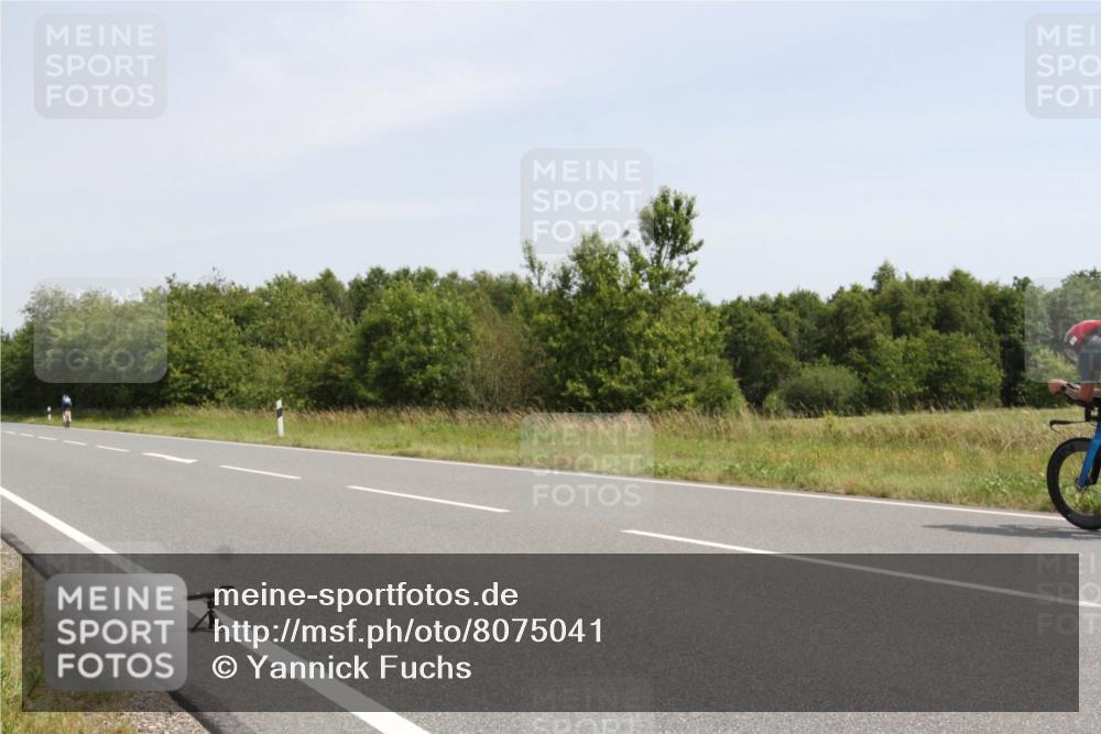 22.06.2025 - Viking Triathlon Yannick Fuchs http://msf.ph/oto/8075041 22.06.2025 11:37:58 Radfahren 501, 520 meine-sportfotos.de