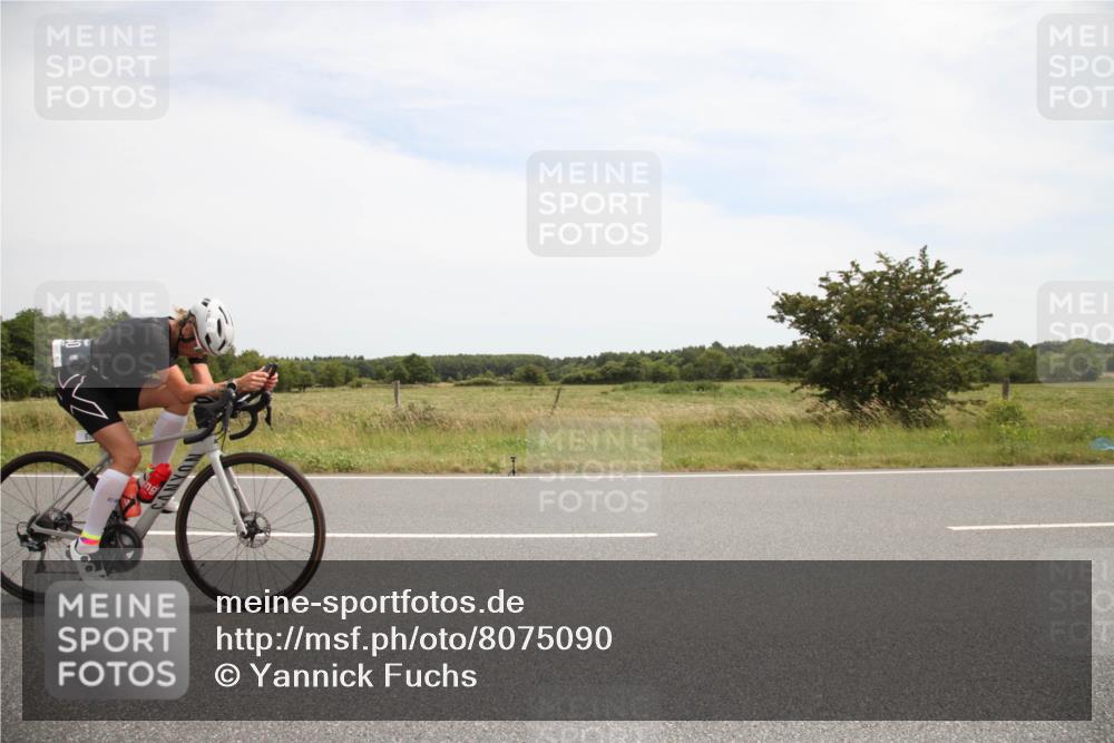 22.06.2025 - Viking Triathlon Yannick Fuchs http://msf.ph/oto/8075090 22.06.2025 13:22:24 Radfahren 60 meine-sportfotos.de