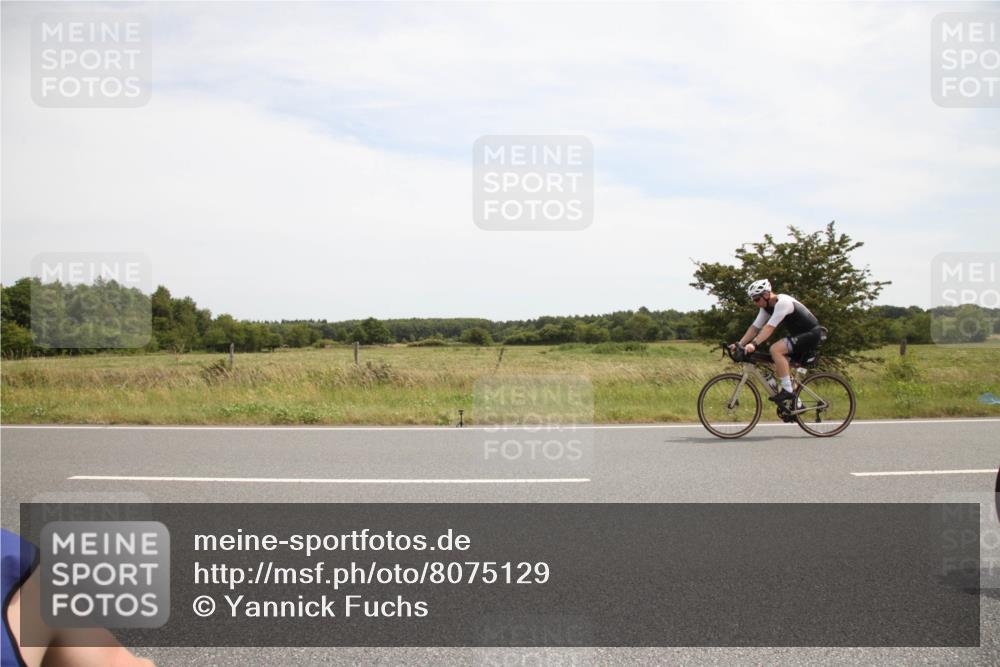 22.06.2025 - Viking Triathlon Yannick Fuchs http://msf.ph/oto/8075129 22.06.2025 13:23:15 Radfahren 155, 246, 547 meine-sportfotos.de
