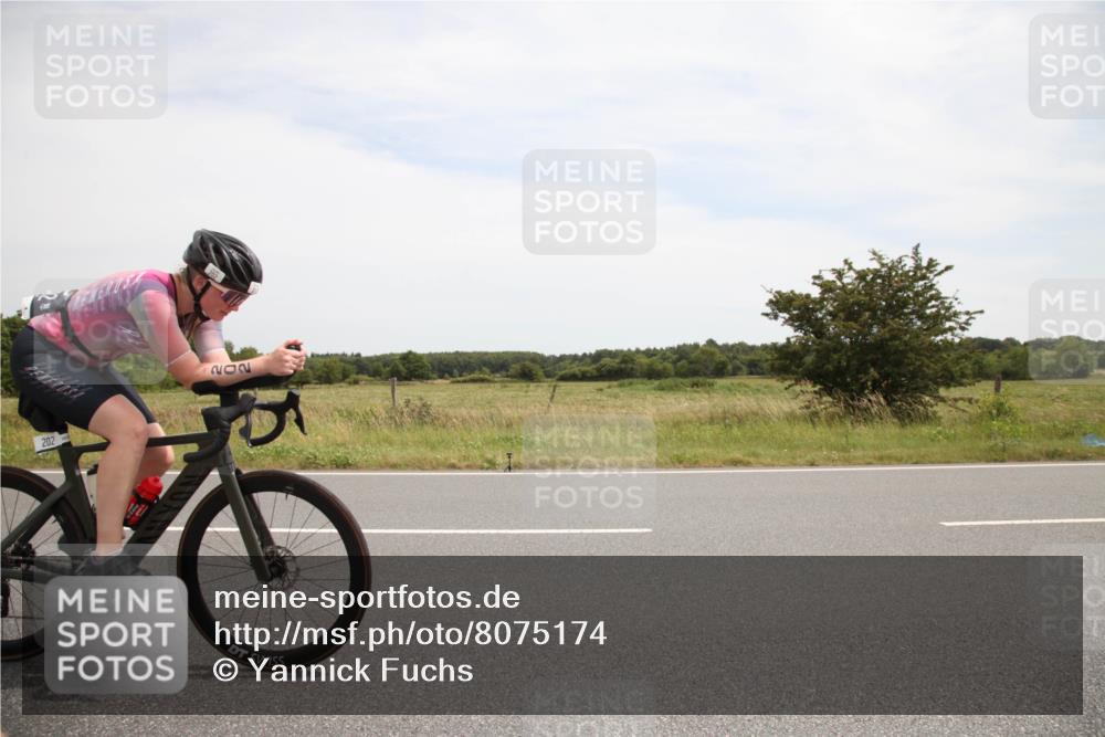 22.06.2025 - Viking Triathlon Yannick Fuchs http://msf.ph/oto/8075174 22.06.2025 13:23:21 Radfahren 155, 202 meine-sportfotos.de