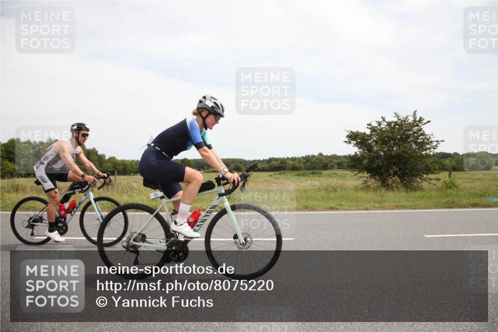 22.06.2025 - Viking Triathlon Yannick Fuchs http://msf.ph/oto/8075220 22.06.2025 13:25:27 Radfahren 51, 123, 481 meine-sportfotos.de
