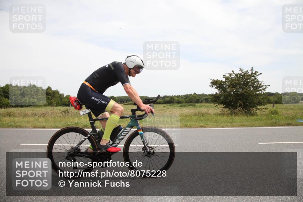 22.06.2025 - Viking Triathlon Yannick Fuchs http://msf.ph/oto/8075228 22.06.2025 13:25:37 Radfahren 121, 234 meine-sportfotos.de