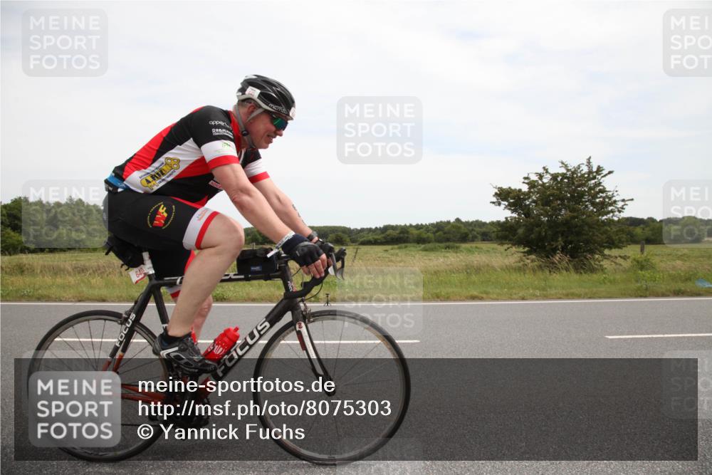 22.06.2025 - Viking Triathlon Yannick Fuchs http://msf.ph/oto/8075303 22.06.2025 13:28:33 Radfahren 26, 321, 640 meine-sportfotos.de