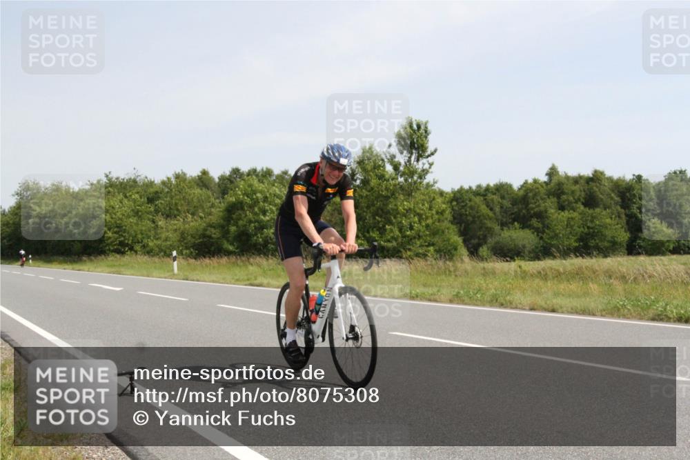 22.06.2025 - Viking Triathlon Yannick Fuchs http://msf.ph/oto/8075308 22.06.2025 11:42:47 Radfahren 45, 74, 81, 102, 365, 414, 425 meine-sportfotos.de