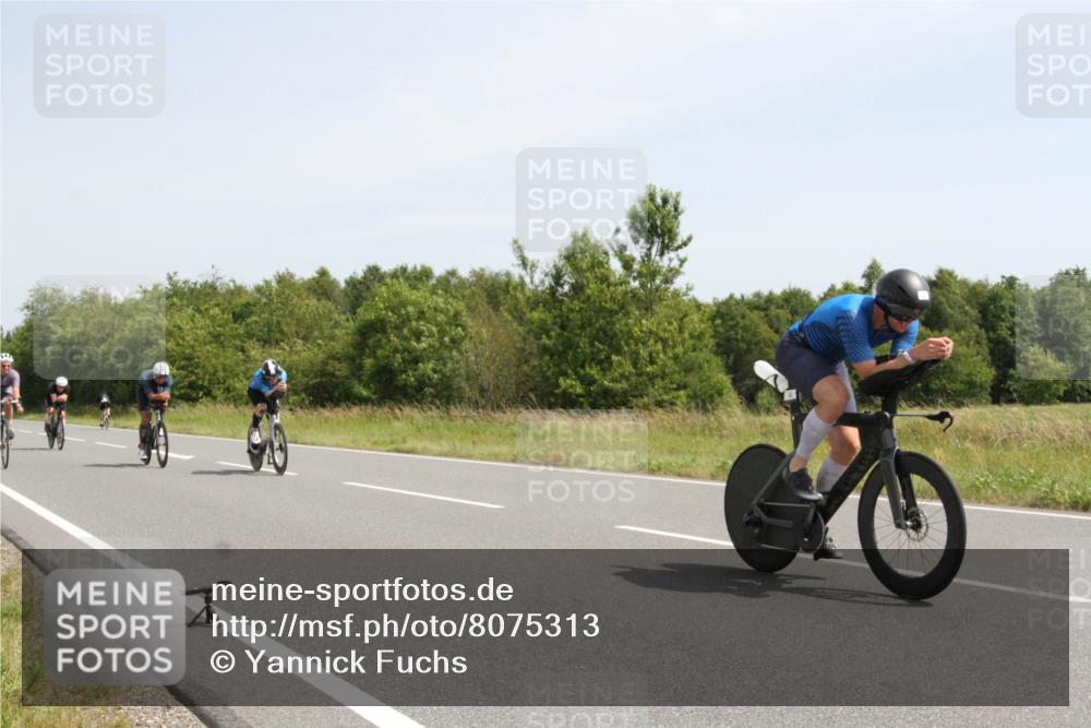 22.06.2025 - Viking Triathlon Yannick Fuchs http://msf.ph/oto/8075313 22.06.2025 11:42:52 Radfahren 2, 45, 74, 81, 414, 441, 610, 661 meine-sportfotos.de