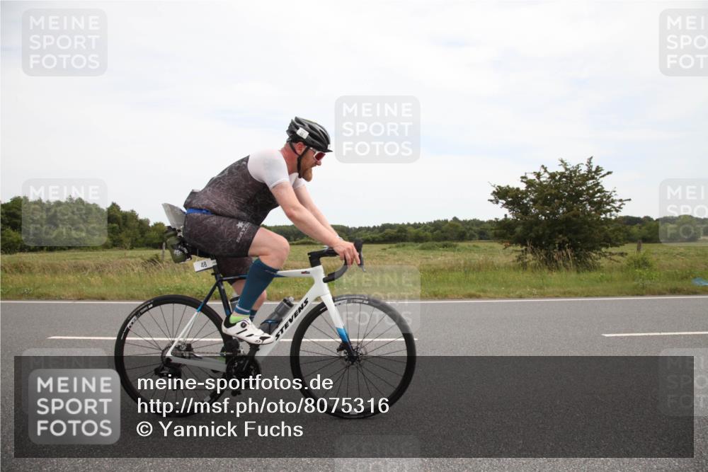 22.06.2025 - Viking Triathlon Yannick Fuchs http://msf.ph/oto/8075316 22.06.2025 13:29:15 Radfahren 48, 76 meine-sportfotos.de