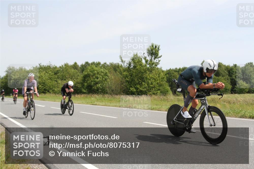 22.06.2025 - Viking Triathlon Yannick Fuchs http://msf.ph/oto/8075317 22.06.2025 11:42:53 Radfahren 2, 45, 74, 81, 414, 441, 610, 661 meine-sportfotos.de