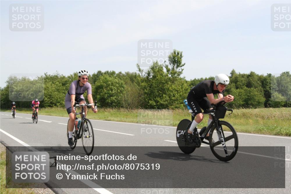 22.06.2025 - Viking Triathlon Yannick Fuchs http://msf.ph/oto/8075319 22.06.2025 11:42:54 Radfahren 2, 45, 74, 81, 414, 441, 610, 661 meine-sportfotos.de