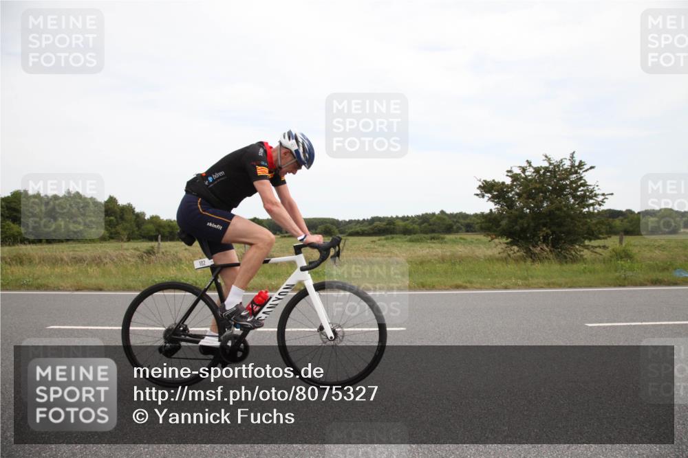 22.06.2025 - Viking Triathlon Yannick Fuchs http://msf.ph/oto/8075327 22.06.2025 13:29:51 Radfahren 102, 106 meine-sportfotos.de