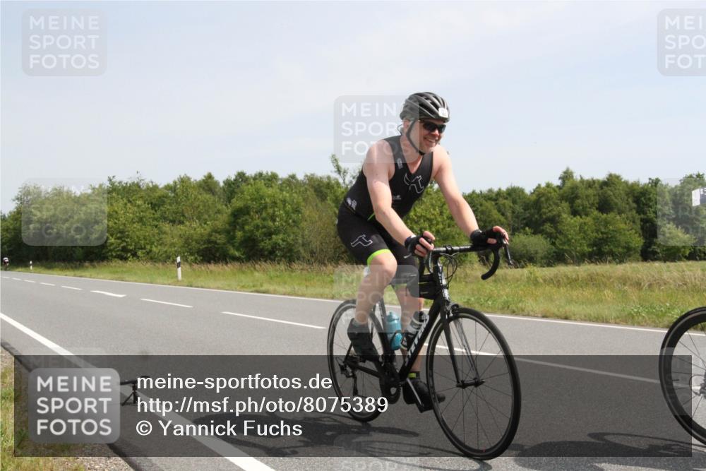 22.06.2025 - Viking Triathlon Yannick Fuchs http://msf.ph/oto/8075389 22.06.2025 11:44:15 Radfahren 121, 144, 471, 543 meine-sportfotos.de