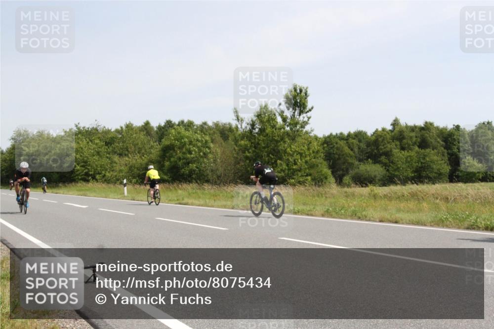 22.06.2025 - Viking Triathlon Yannick Fuchs http://msf.ph/oto/8075434 22.06.2025 11:45:07 Radfahren 117, 185, 273, 446, 449, 451, 618 meine-sportfotos.de