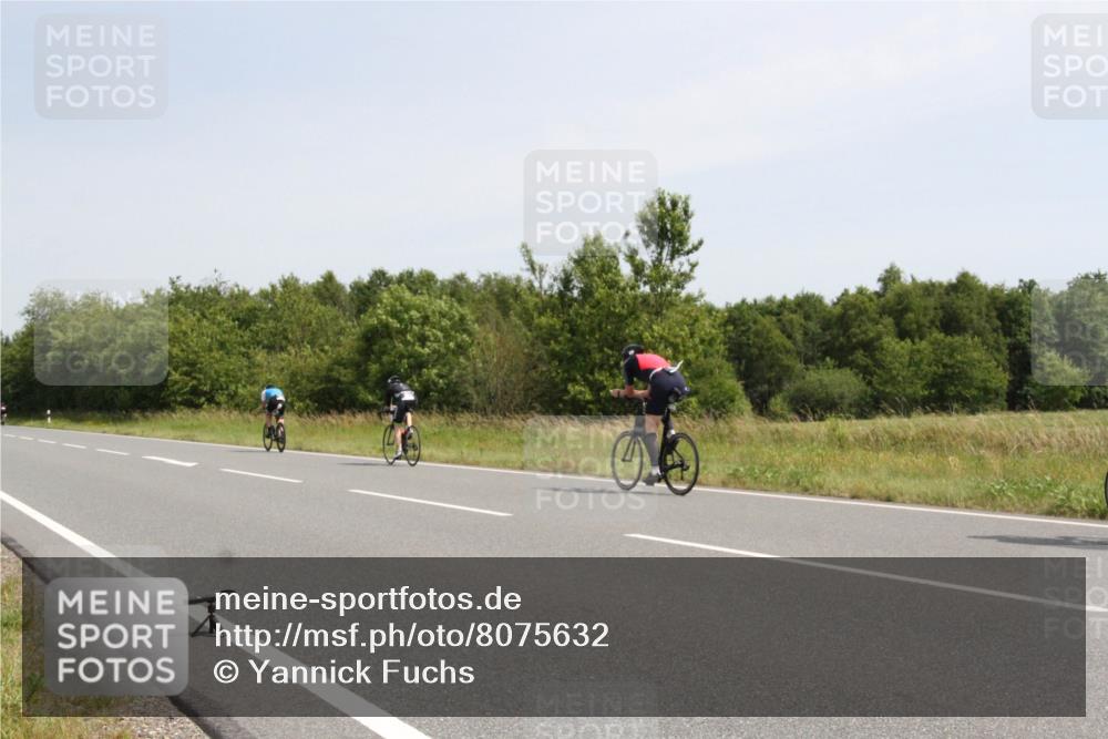 22.06.2025 - Viking Triathlon Yannick Fuchs http://msf.ph/oto/8075632 22.06.2025 11:48:35 Radfahren 78, 93, 172, 314, 337, 367, 389, 394, 427, 652 meine-sportfotos.de