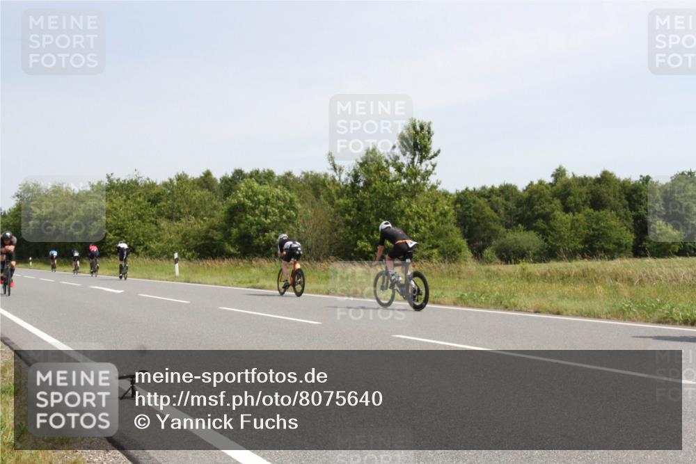 22.06.2025 - Viking Triathlon Yannick Fuchs http://msf.ph/oto/8075640 22.06.2025 11:48:37 Radfahren 78, 93, 172, 258, 289, 337, 367, 394, 427, 652 meine-sportfotos.de
