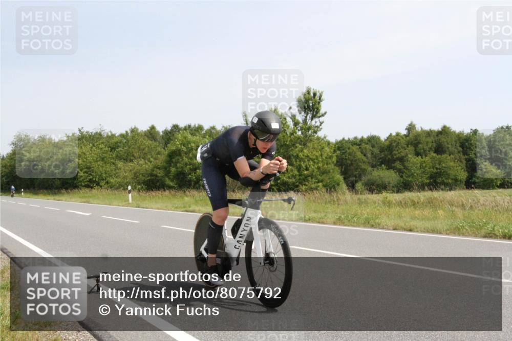 22.06.2025 - Viking Triathlon Yannick Fuchs http://msf.ph/oto/8075792 22.06.2025 11:51:02 Radfahren 14, 41, 358, 440, 655 meine-sportfotos.de