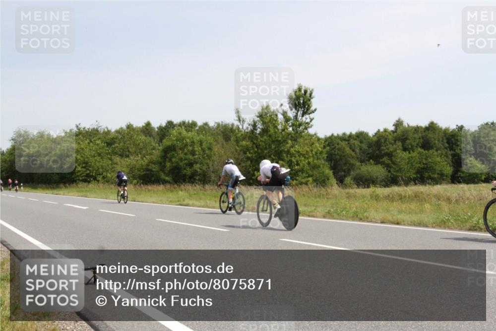 22.06.2025 - Viking Triathlon Yannick Fuchs http://msf.ph/oto/8075871 22.06.2025 11:52:20 Radfahren 43, 44, 54, 83, 156, 320, 335, 361, 431, 521 meine-sportfotos.de