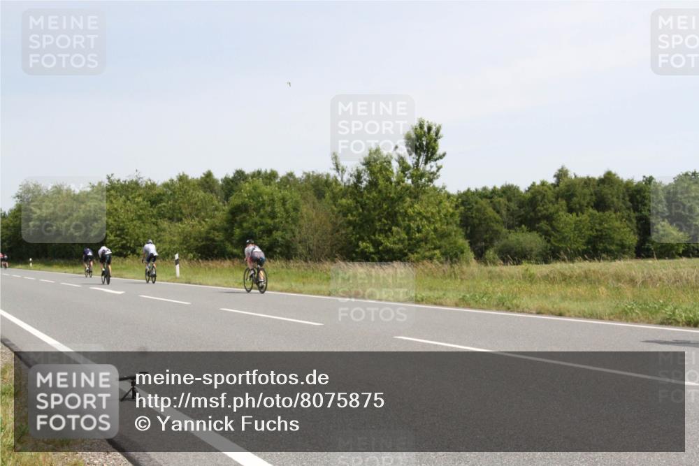 22.06.2025 - Viking Triathlon Yannick Fuchs http://msf.ph/oto/8075875 22.06.2025 11:52:22 Radfahren 43, 44, 83, 156, 320, 335, 361, 521 meine-sportfotos.de