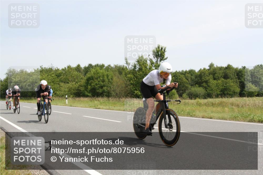 22.06.2025 - Viking Triathlon Yannick Fuchs http://msf.ph/oto/8075956 22.06.2025 11:53:47 Radfahren 13, 173, 288, 340, 444, 458, 462, 604 meine-sportfotos.de