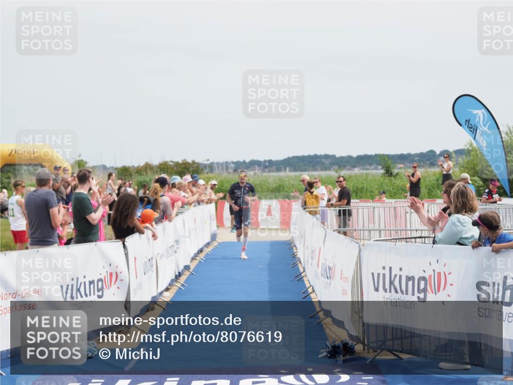 22.06.2025 - Viking Triathlon MichiJ http://msf.ph/oto/8076619 22.06.2025 14:03:21 Ziel 557 meine-sportfotos.de