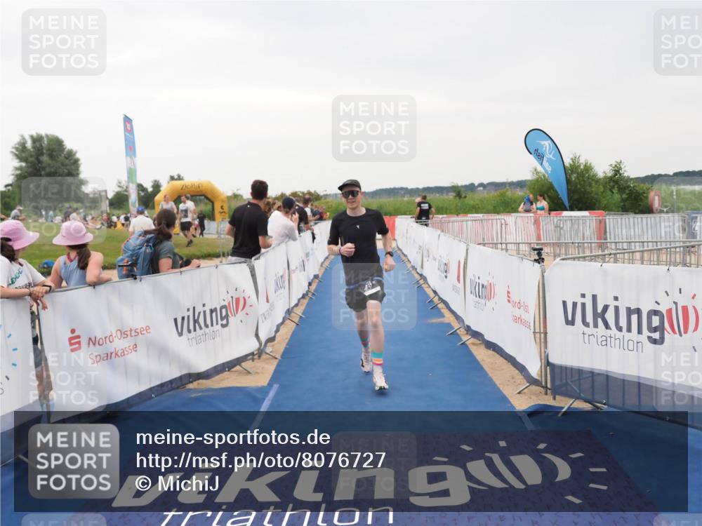 22.06.2025 - Viking Triathlon MichiJ http://msf.ph/oto/8076727 22.06.2025 16:02:28 Ziel 479 meine-sportfotos.de